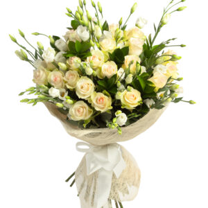 Bunch,Of,White,And,Tea,Roses,Isolated,On,White